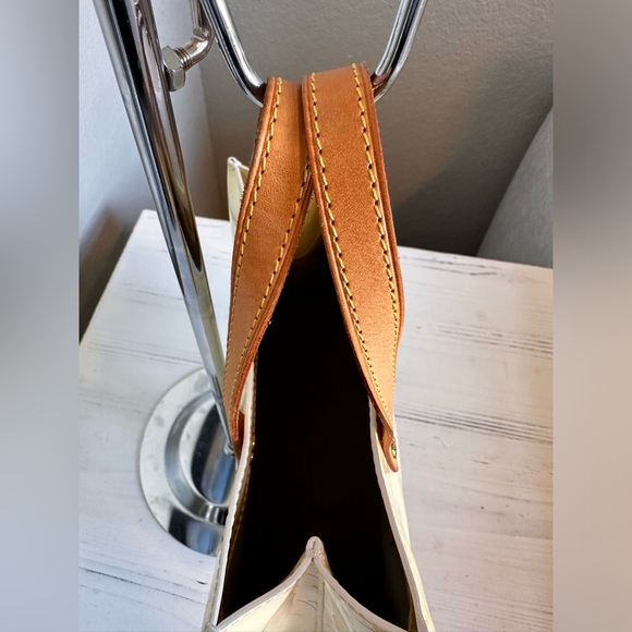 Louis Vuitton Vernis Reade PM - Picture 7 of 13